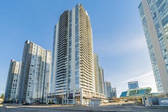 Building Photo - 13688 100 Av