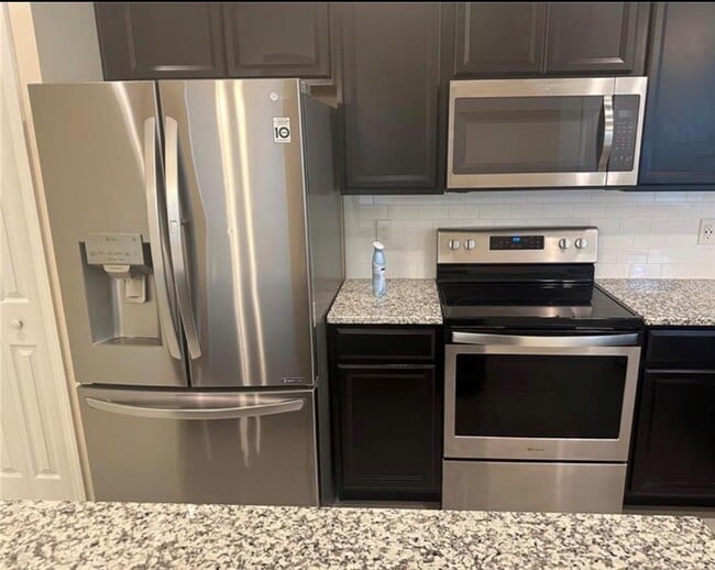 Building Photo - 4851 Cliveden Loop