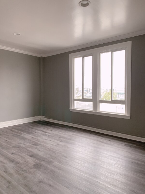 Building Photo - 1135 California Dr