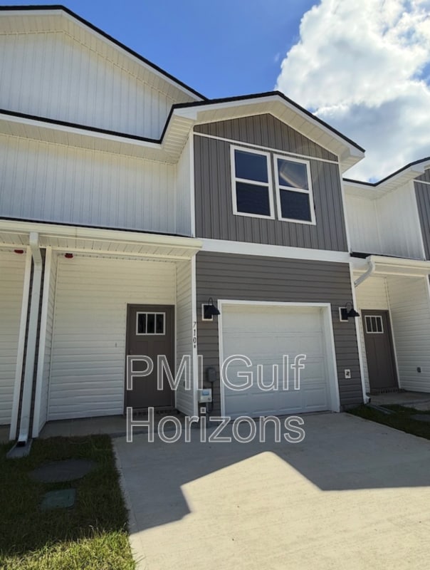 Building Photo - 710-E Giese Ln