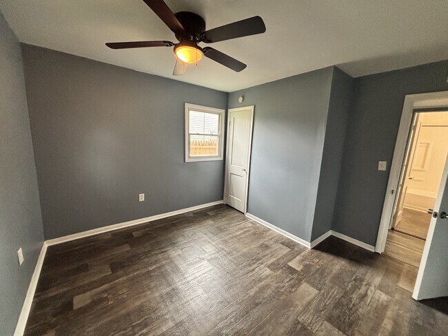 Foto del edificio - 2321 Harmont Ave NE