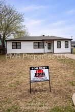 Building Photo - 2128 NW Pollard Ave