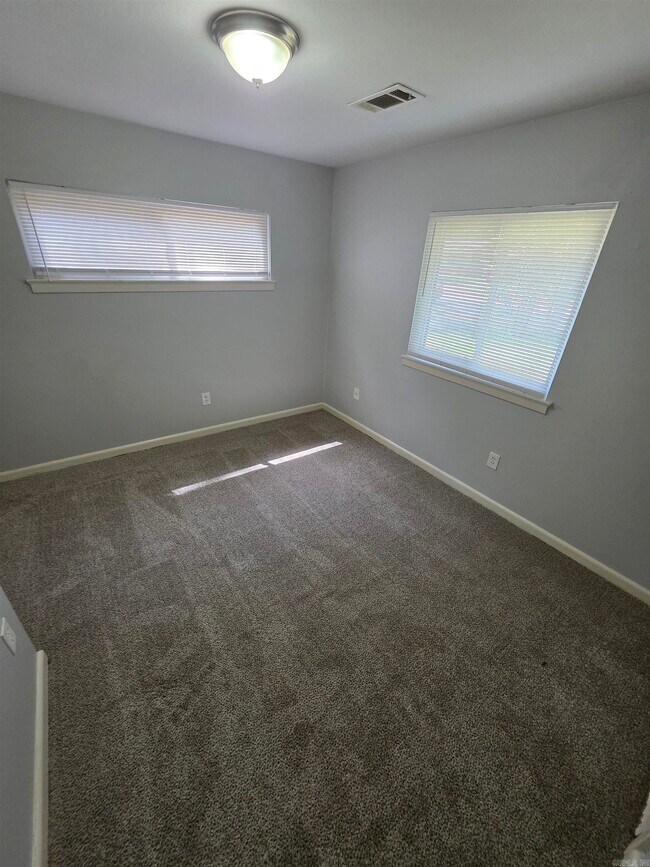 Foto del edificio - 6605 Poppy Rd