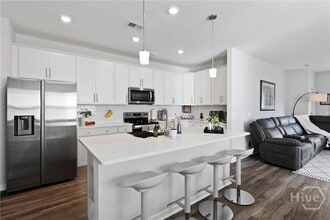 Building Photo - 107 Firefly Cir