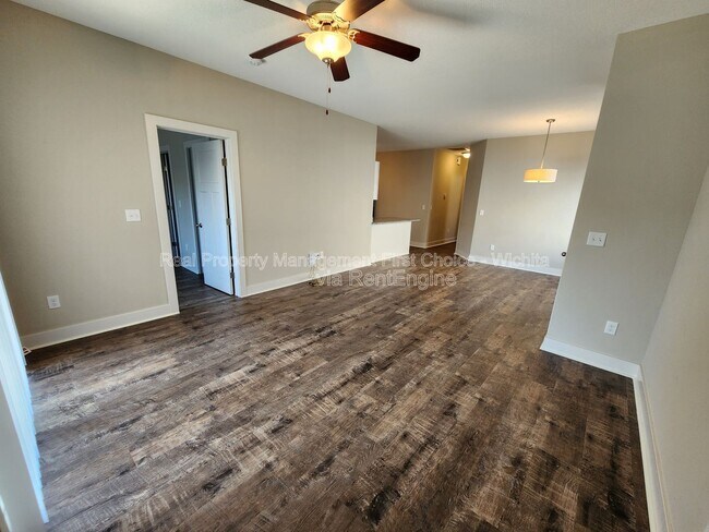 Foto del edificio - 8164 E 34th Ct S