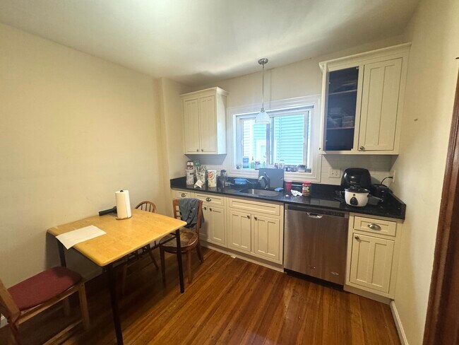 Building Photo - 258 Boston Ave