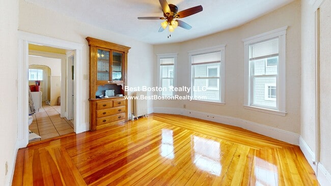 Building Photo - 93 Capen St