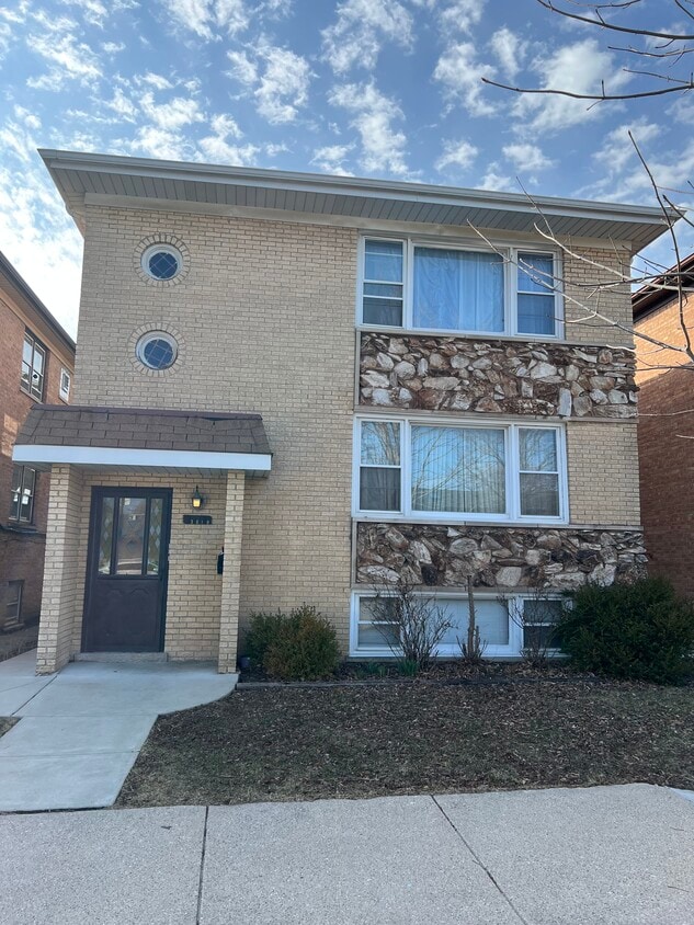 3618 N Ozanam Ave Unit 3, Chicago, IL 60634 Apartments in Chicago, IL