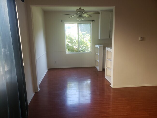Foto del edificio - 9209 National Blvd