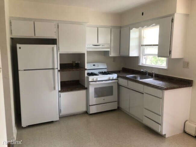Building Photo - 2 br, 1 bath Apartment - 2200 Woodbridge Ave