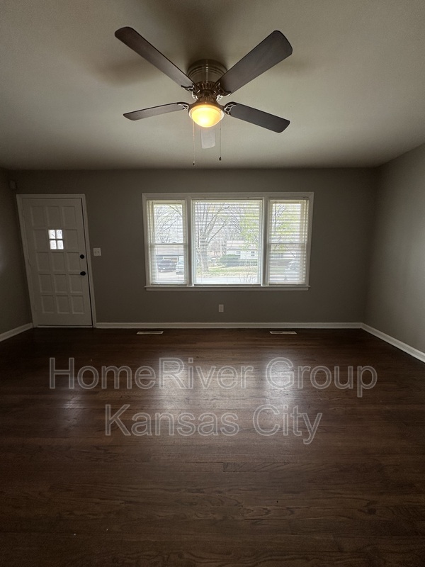 Foto del edificio - 8903 E 72nd St