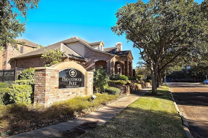Primary Photo - 2255 Braeswood Park Dr