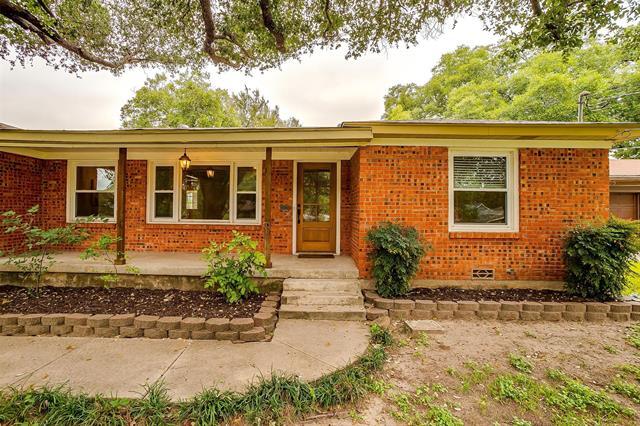 Foto del edificio - 705 Oak Forest Dr