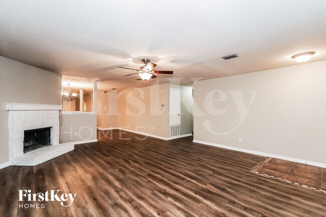 Building Photo - 1401 Krista Dr