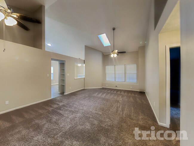 Building Photo - 3020 Sunmeadow Ct