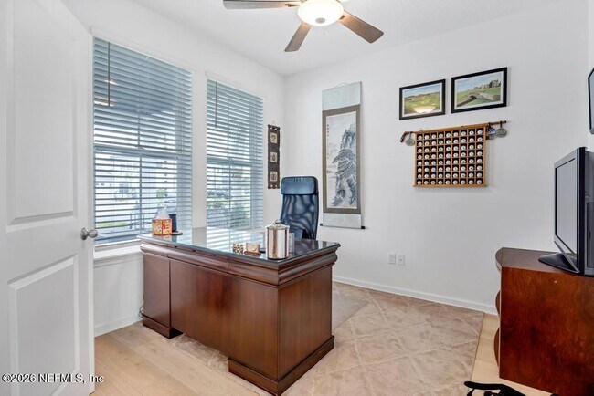 Foto del edificio - 221 Marquesa Cir