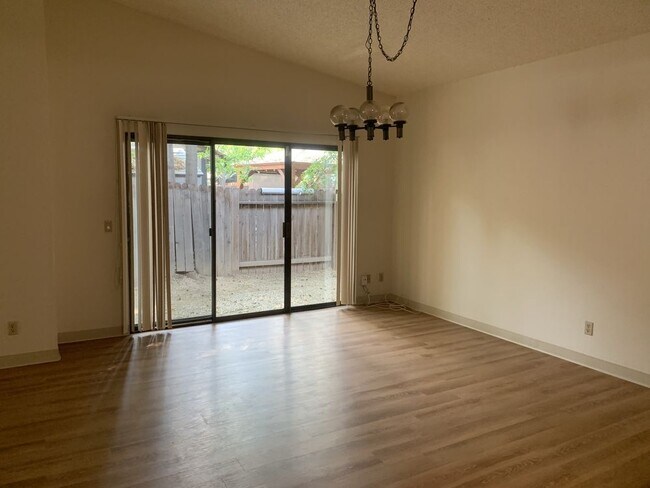 Building Photo - 1624 Teralba Way
