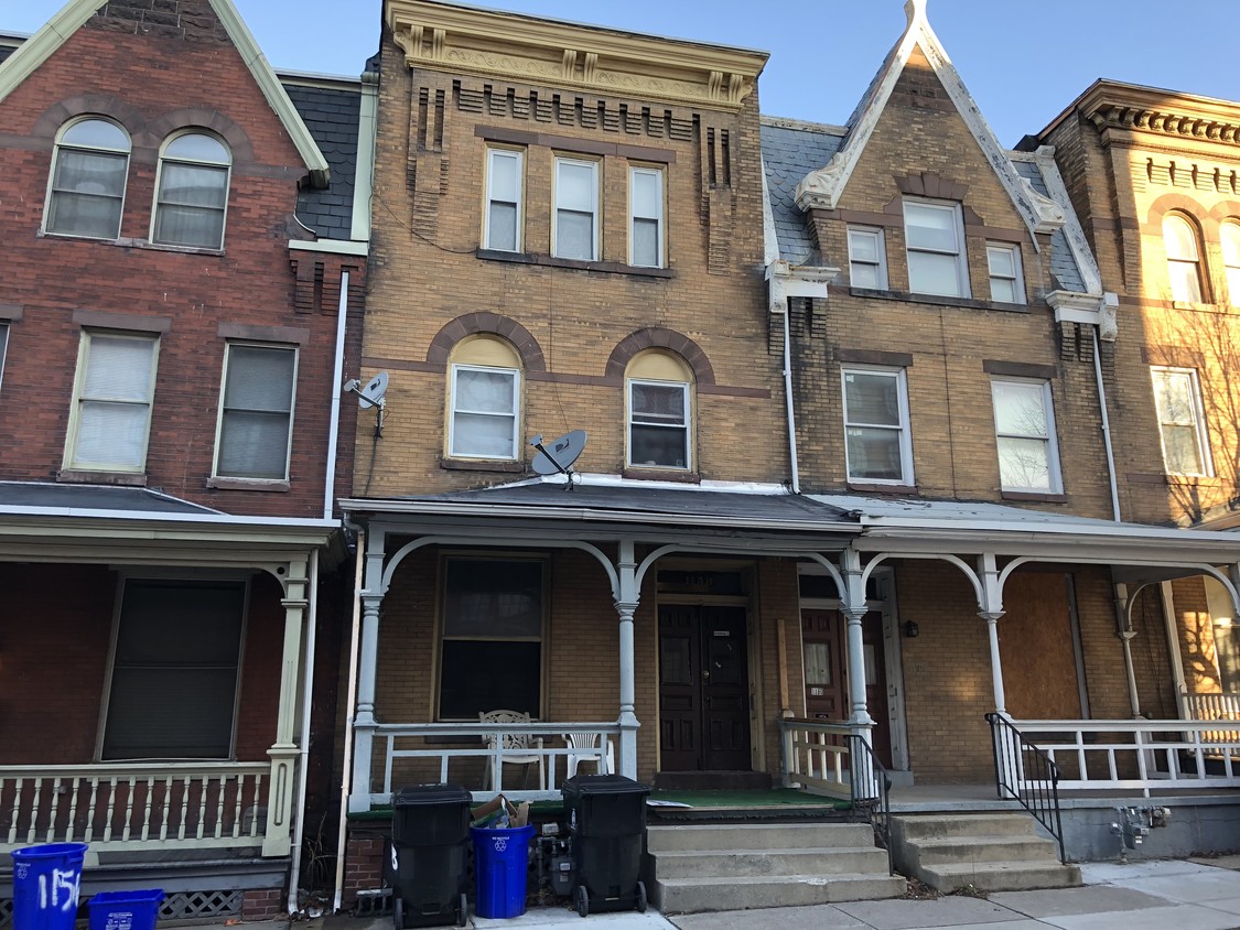 Primary Photo - 1158 Mulberry St