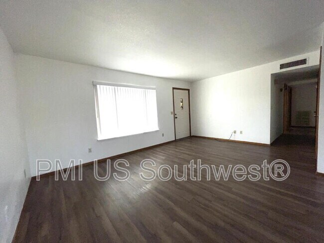 Building Photo - 2387 Alpine Dr