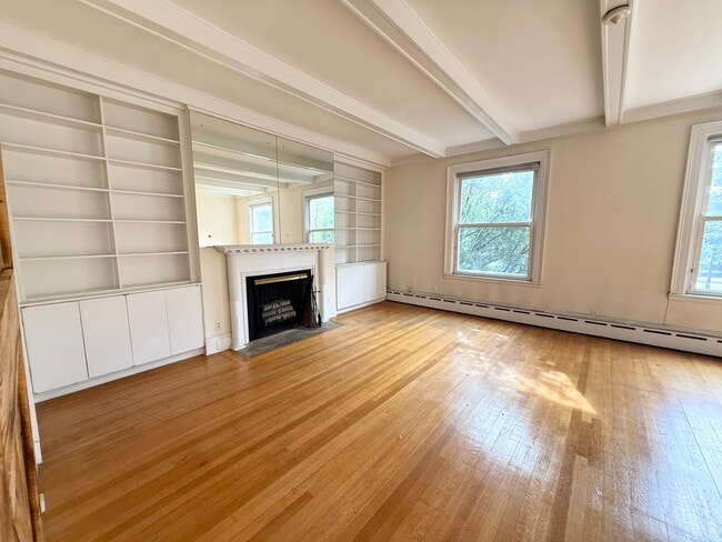 Building Photo - 1712 Beacon St