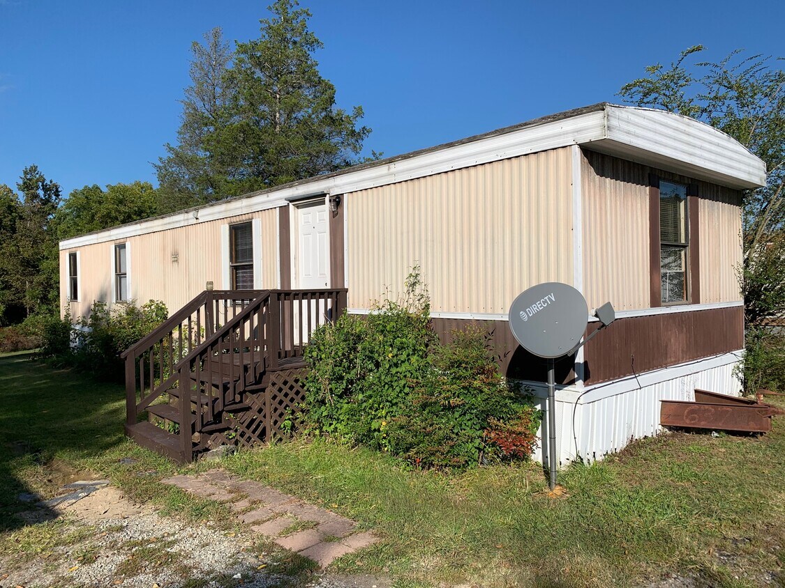 40 Apollo Dr, Farmville, VA 23901 House for Rent in Farmville, VA