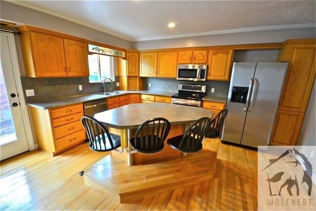 Building Photo - Spectacular 3 Bedroom Salt Lake Home