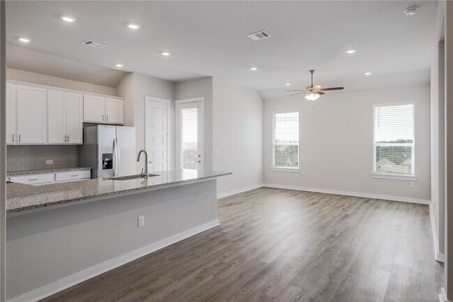 Building Photo - 1212 Bear Track Loop