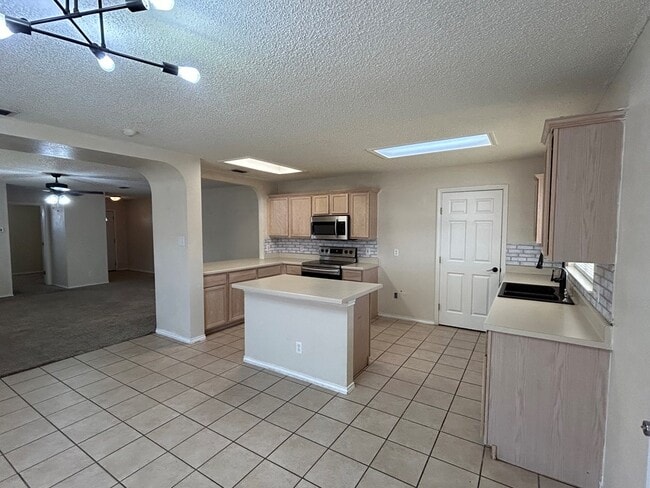 Building Photo - 4008 New Orleans Dr