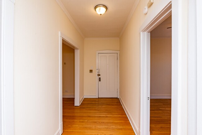Foto del edificio - 2482 N Lincoln Ave