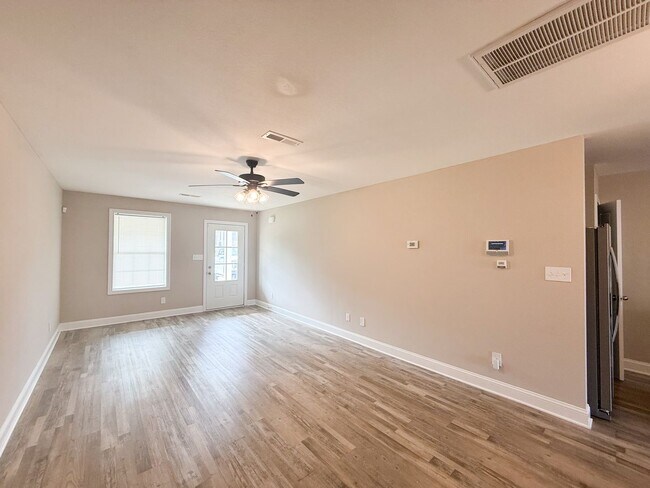 Foto del edificio - 3 Bedroom 2 1/2 Bathroom Home
