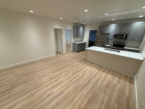 Building Photo - 849 Spring St