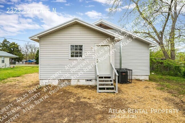 Building Photo - "Stunning 4-Bedroom Home with Granite Coun...