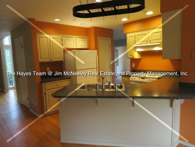 Building Photo - 4 br, 2.5 bath House - 15410 SW Gull Ct.