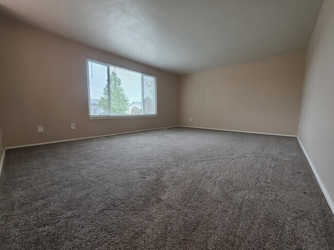 Foto del edificio - 360 Belaire Cir