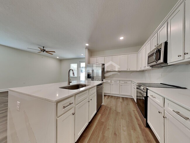 Building Photo - 11560 Bay Hl Cir