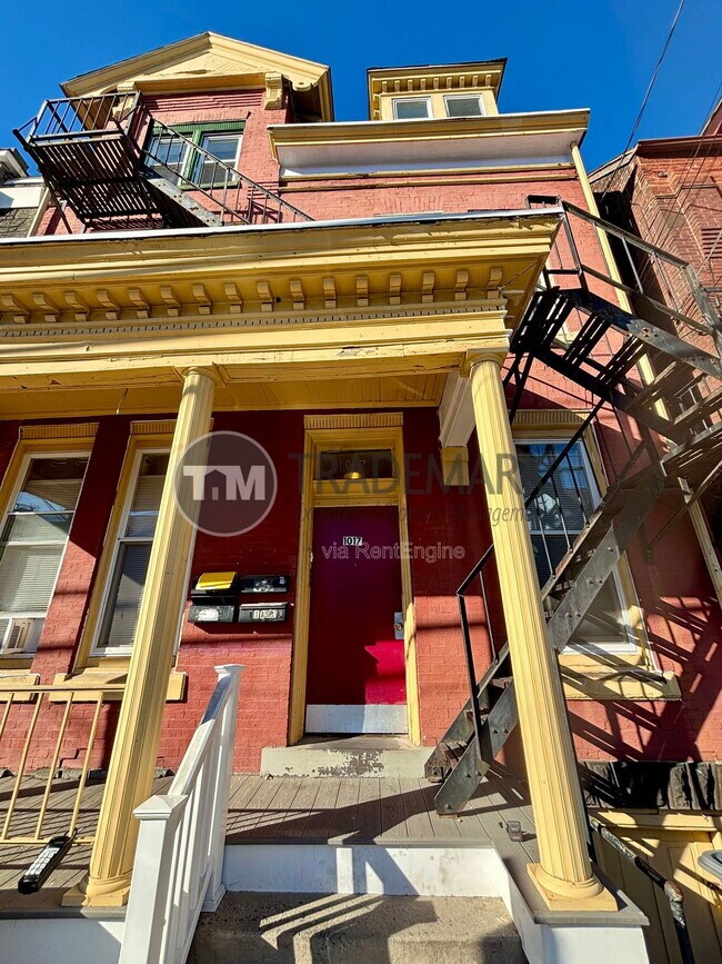 Building Photo - 1017 Lehman St