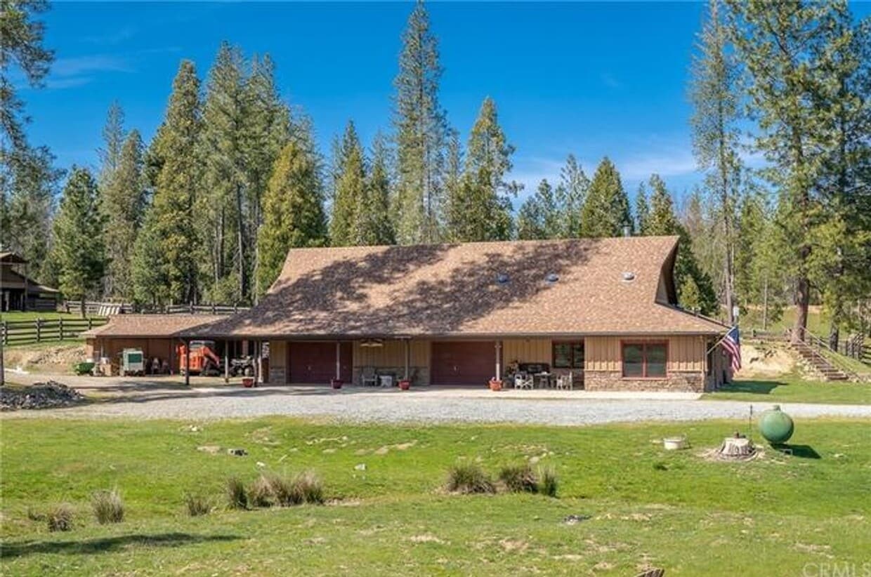 Primary Photo - Sierra Ranch w/Lake