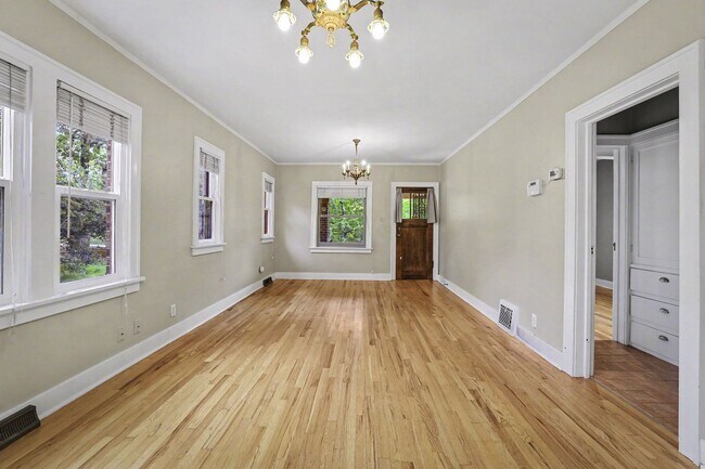Building Photo - Charming Platte Park Bungalow Just Steps from South Pearl Street