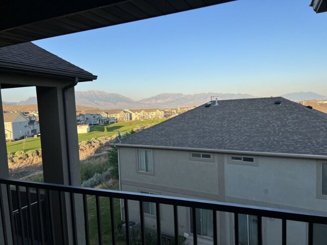 Foto del edificio - 3821 E Rock Creek Rd