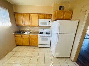 Building Photo - 2124 N Forgeus Ave