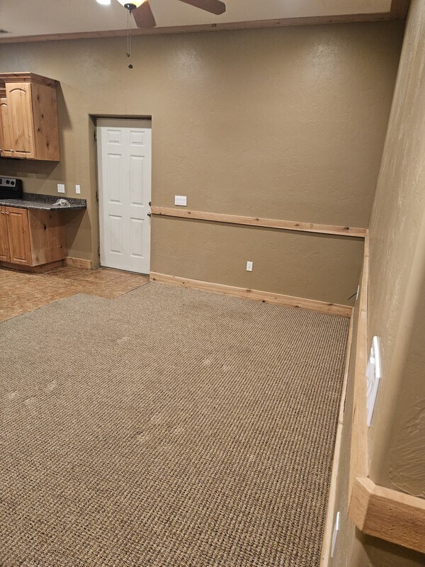 Foto del edificio - 9702 N 6670 W St