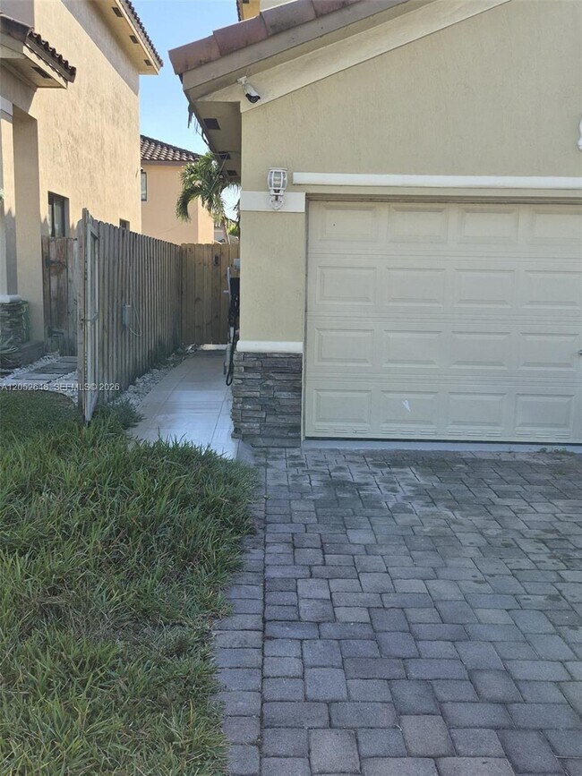 Building Photo - 13376 SW 268th Terrace