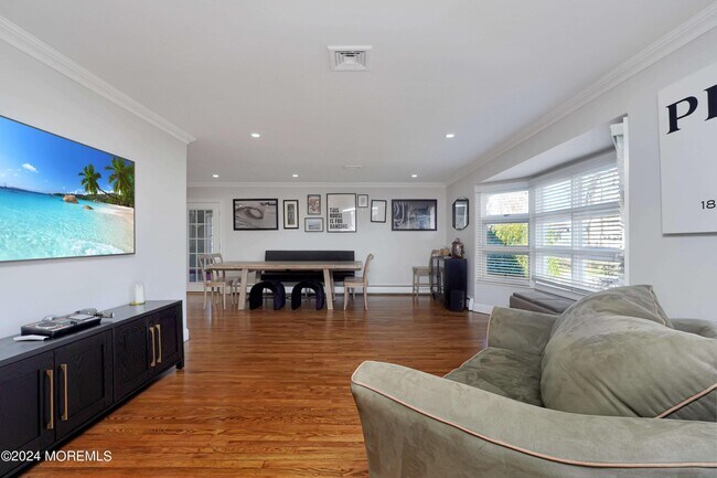 Foto del edificio - 59 Pinewood Ave
