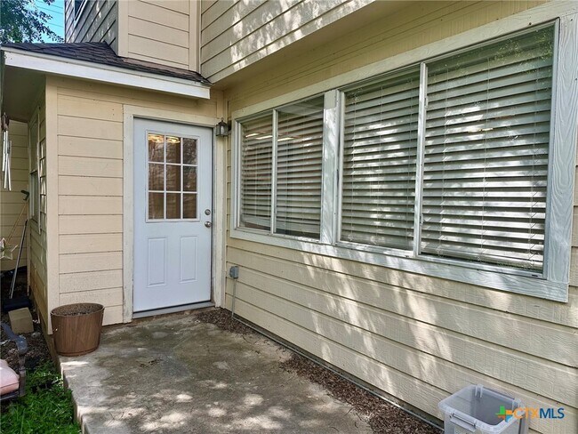 Building Photo - 802 Sagewood Trail