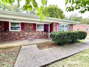 Building Photo - 1930 Cambridge Dr