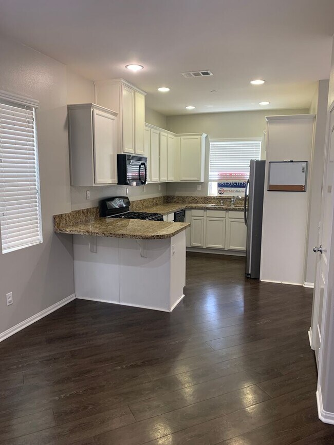 Foto del edificio - 3 Bedroom Condo for Rent in Murrieta