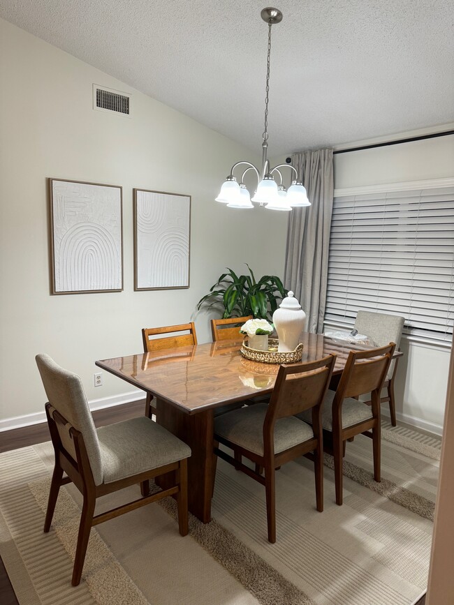 Dining Room - 112 Woodvalley Dr