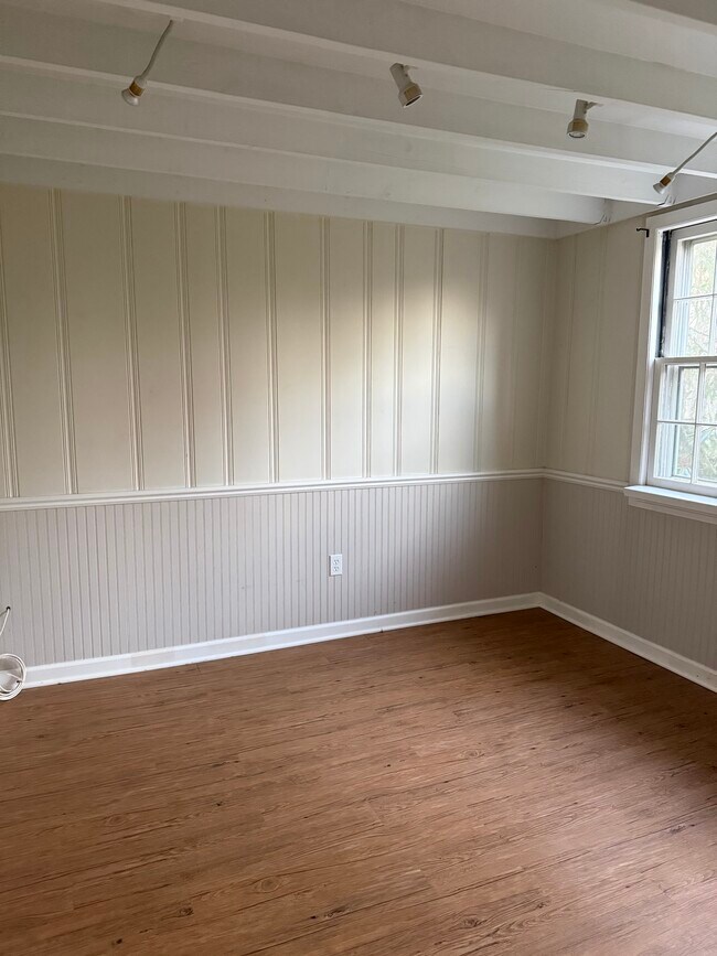 Foto del edificio - 170 Wilmot Rd