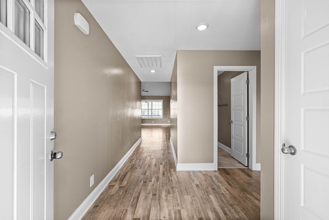 Building Photo - 1057 Dublin Dr