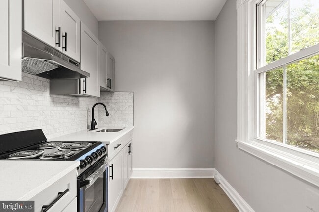 Photo - 216 Collingdale Avenue Unit 3 Apartment